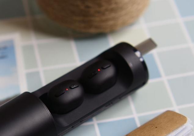 QCY T2 charging